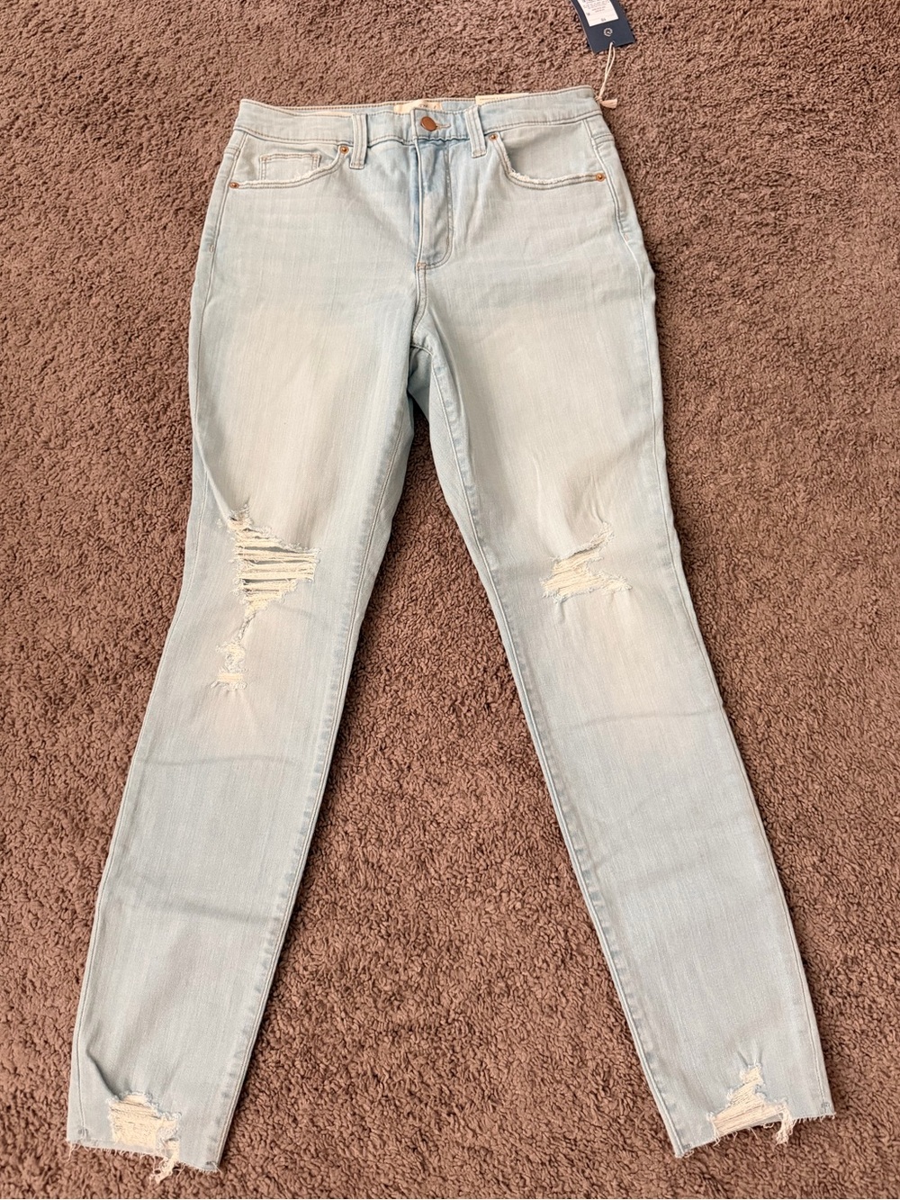 Light Wash Universal Threads size 10 smooth and sculpts skinny jeans